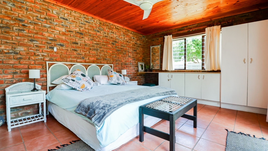 4 Bedroom Property for Sale in Stilbaai Wes Western Cape